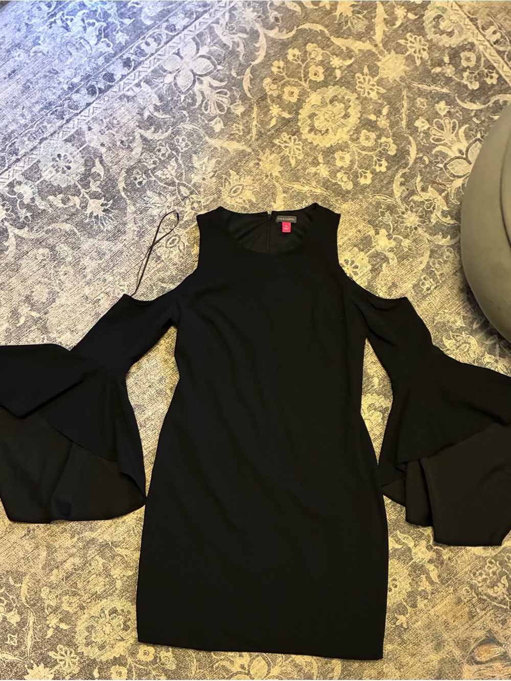 Vince Camuto Black Cold-Shoulder Bell-Sleeve Dress